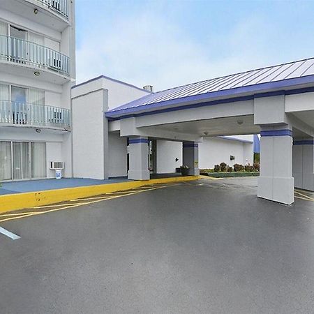 Howard Johnson By Wyndham Saint Joseph Benton Harbor Εξωτερικό φωτογραφία