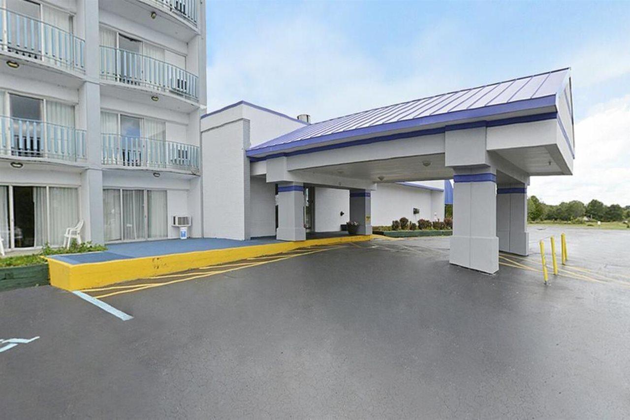 Howard Johnson By Wyndham Saint Joseph Benton Harbor Εξωτερικό φωτογραφία
