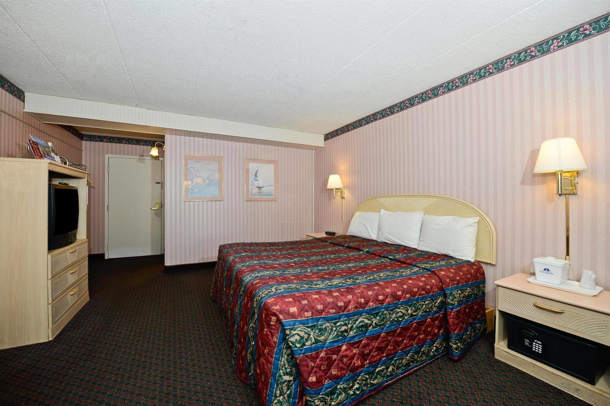 Howard Johnson By Wyndham Saint Joseph Benton Harbor Εξωτερικό φωτογραφία